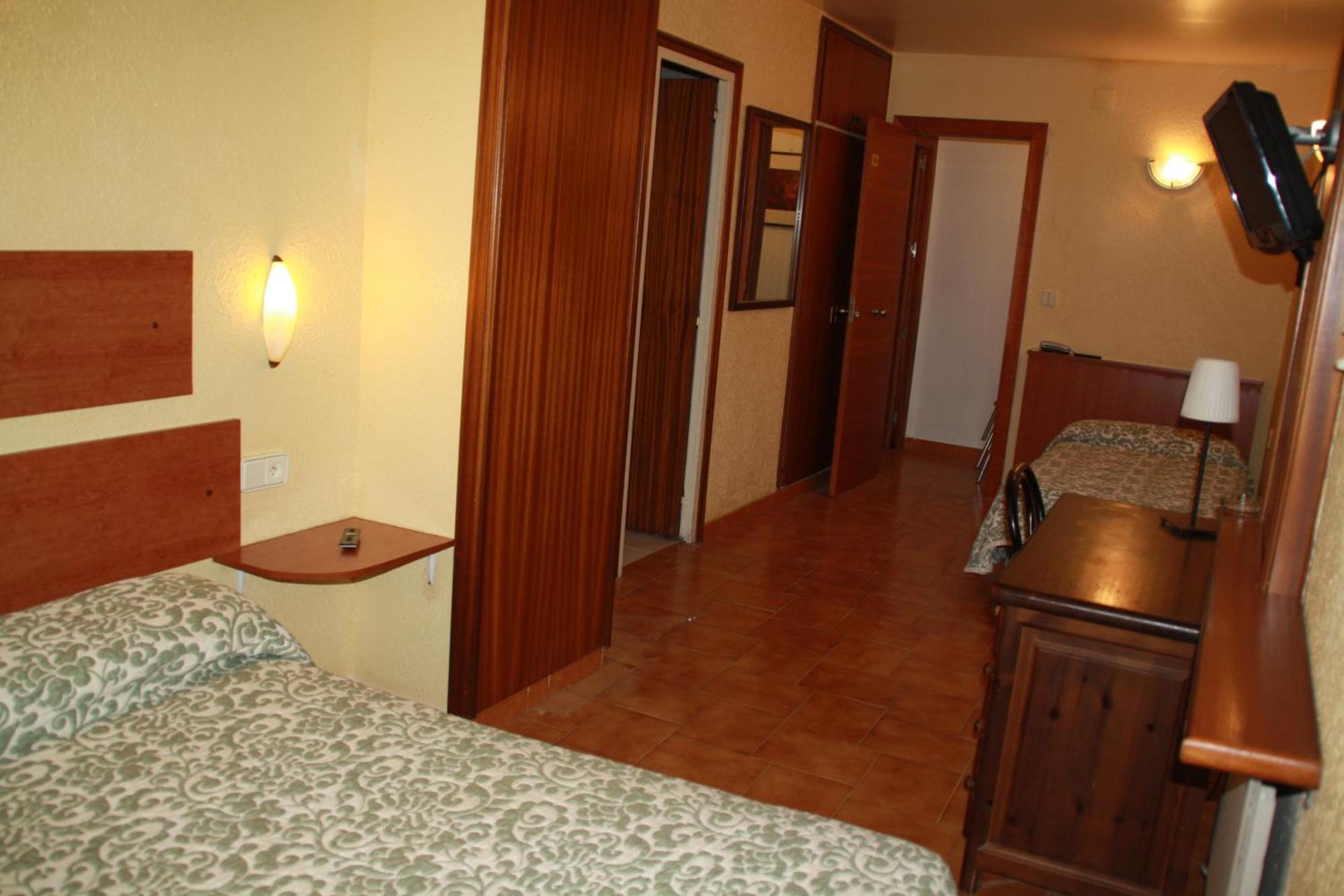 Hotel La Masia Portbou Luaran gambar
